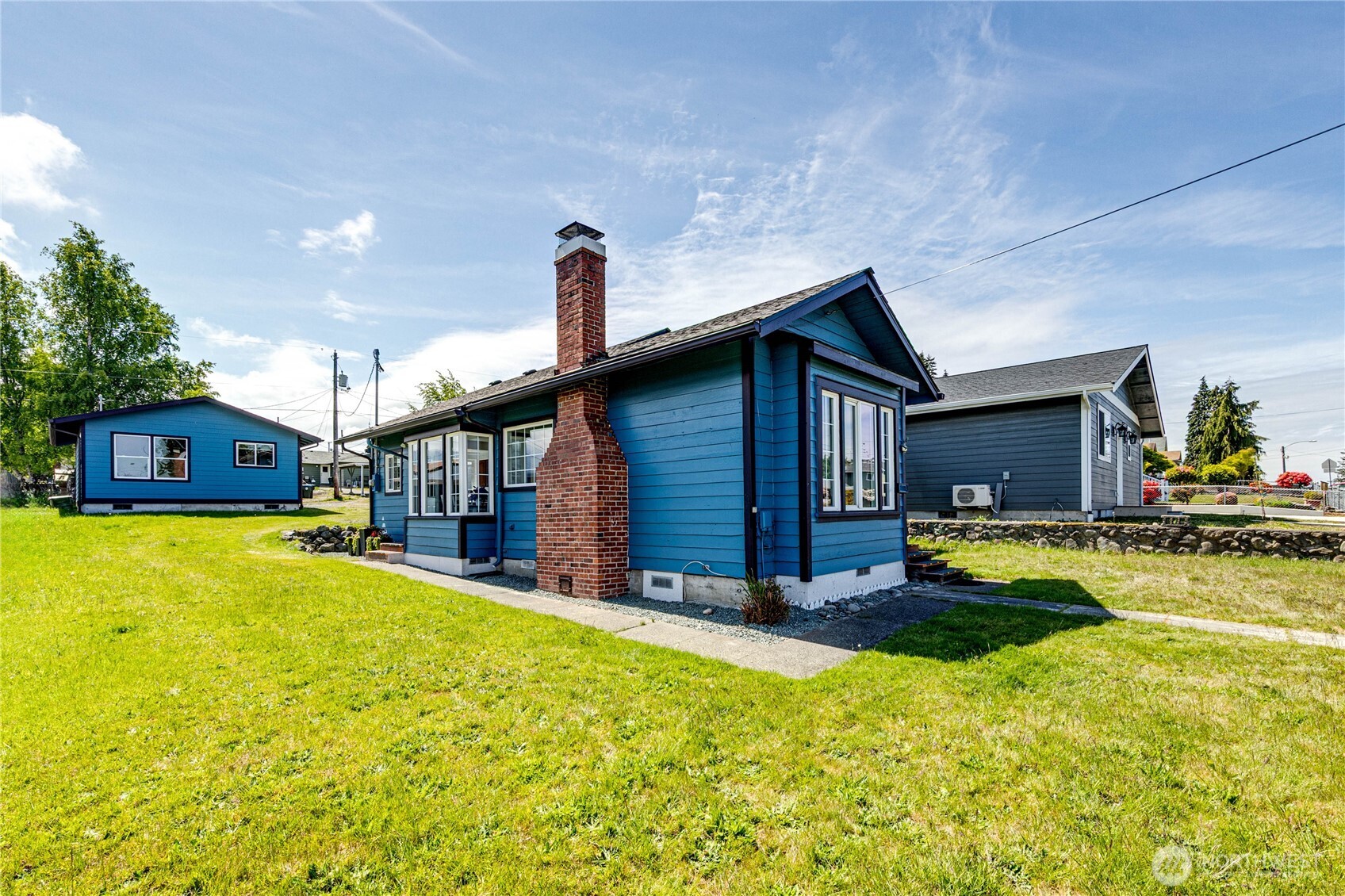 1114 1114 1/2 W 8th Street