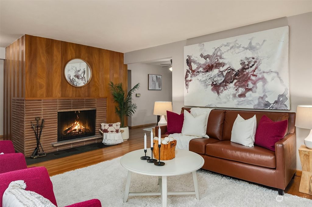 Photo of 17512 Fremont Avenue N, Shoreline, WA 98133 (MLS # 2125889)