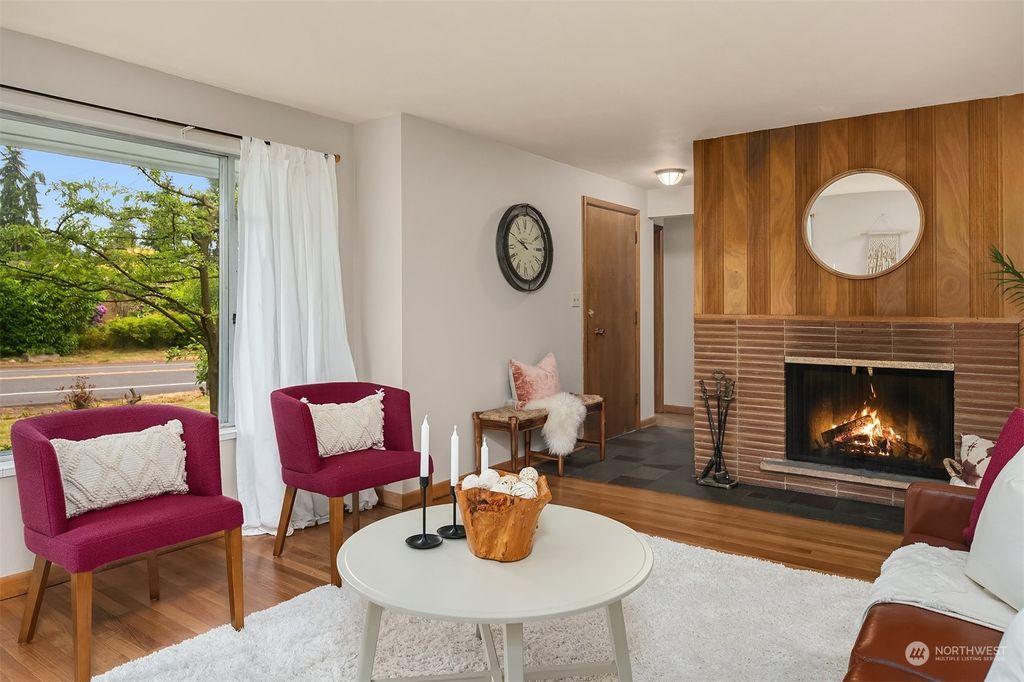 Photo of 17512 Fremont Avenue N, Shoreline, WA 98133 (MLS # 2125889)