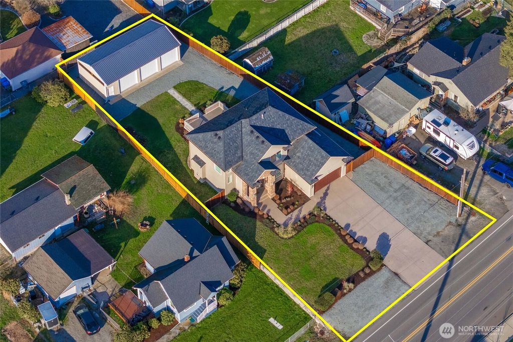 Photo of 1306 Yuma Street, Milton, WA 98354 (MLS # 2341658)