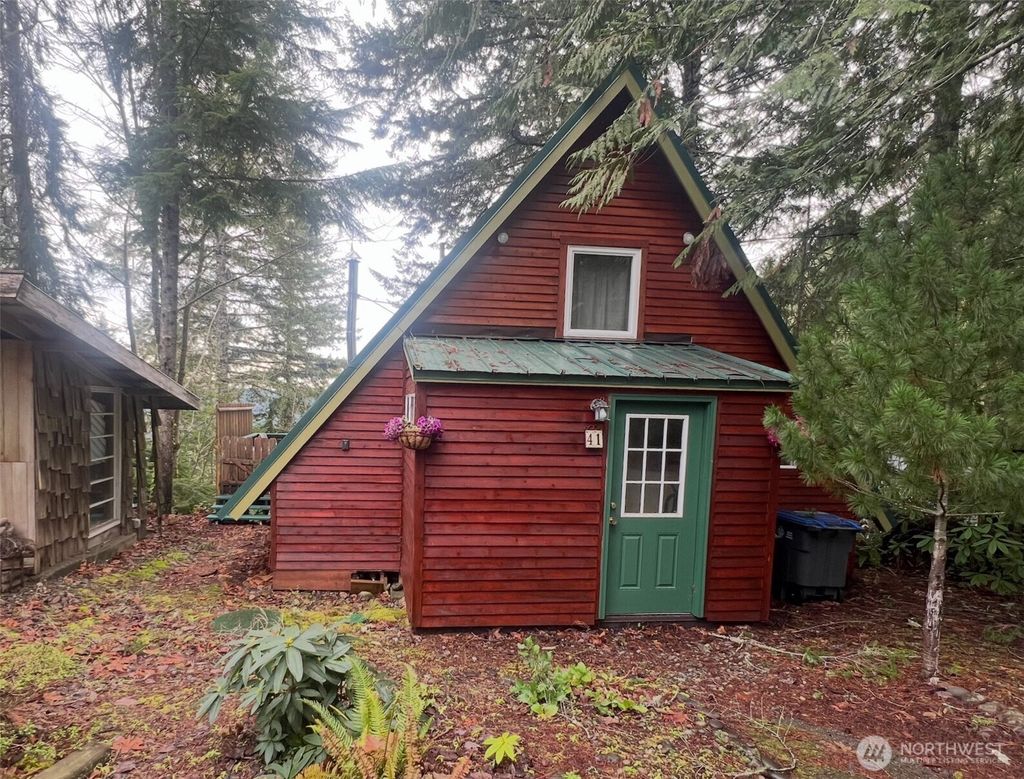 Photo of 41 N Diamondhead Drive, Lilliwaup, WA 98555 (MLS # 2546589)