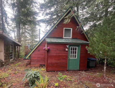 Photo of 41 N Diamondhead Drive, Lilliwaup, WA 98555 (MLS # 2546589)