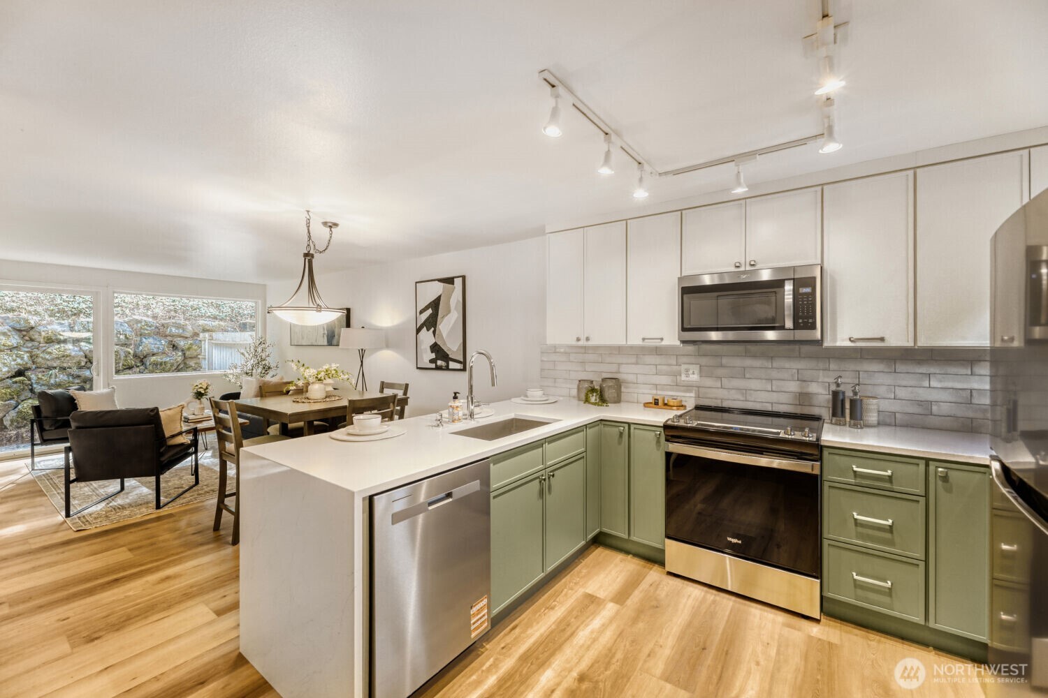 22906 Edmonds Way 10