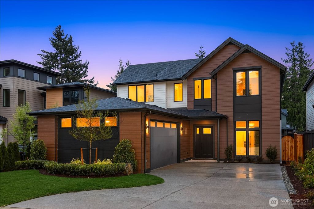 Photo of 13121 NE 104th Street, Kirkland, WA 98033 (MLS # 2507885)