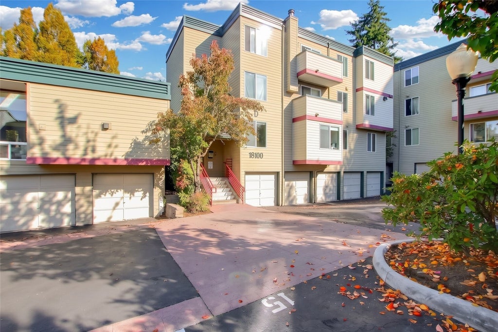 Photo of 18100 15th Avenue NE #D120, Shoreline, WA 98155 (MLS # 2595067)