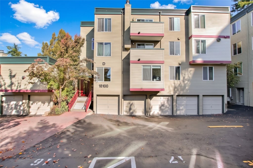 Photo of 18100 15th Avenue NE #D120, Shoreline, WA 98155 (MLS # 2595067)