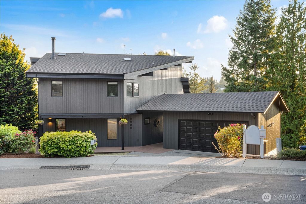 Photo of 2205 135th PL Pl SE, Bellevue, WA 98005 (MLS # 2415258)