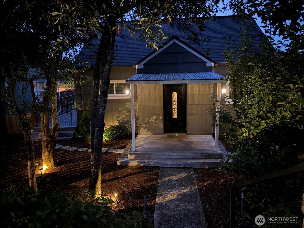 Photo of 2514 N Lafayette Avenue, Bremerton, WA 98312 (MLS # 2582401)