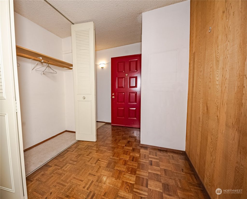 Photo of 2929 76th Avenue SE #202, Mercer Island, WA 98040 (MLS # 2139473)