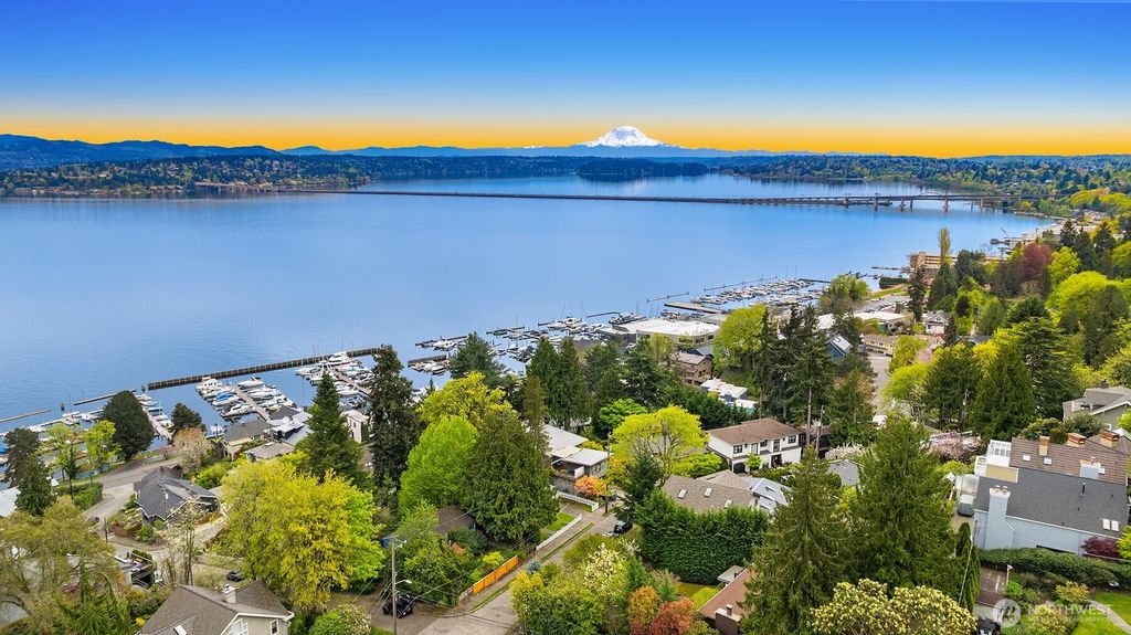 Photo of 412 36th Avenue, Seattle, WA 98122 (MLS # 2508075)