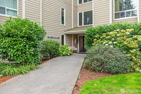 Photo of 823 N 161st Place #302, Seattle, WA 98133 (MLS # 2575312)