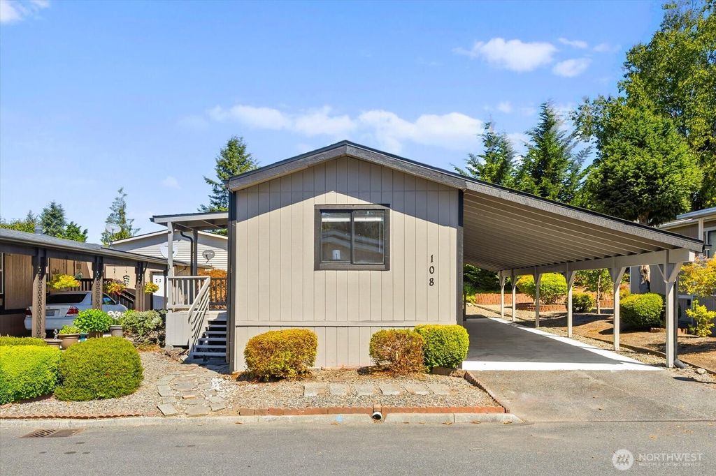 Photo of 1427 100th St St SW #108, Everett, WA 98204 (MLS # 2422017)