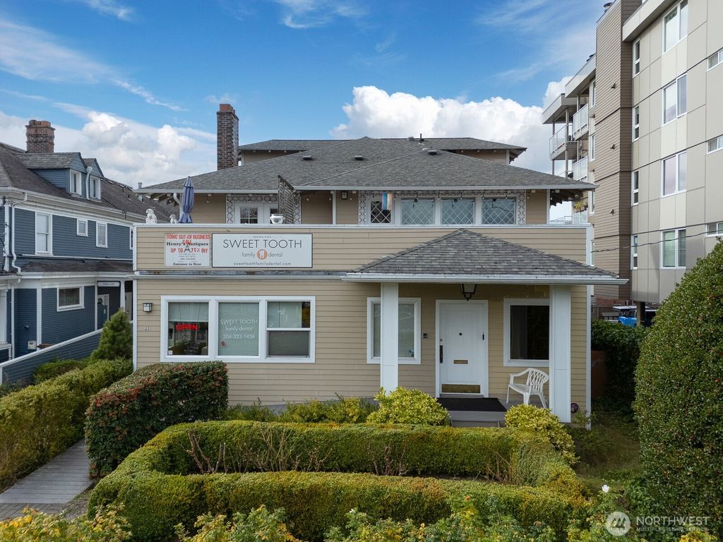 Photo of 211 14th Avenue E, Seattle, WA 98112 (MLS # 2446446)