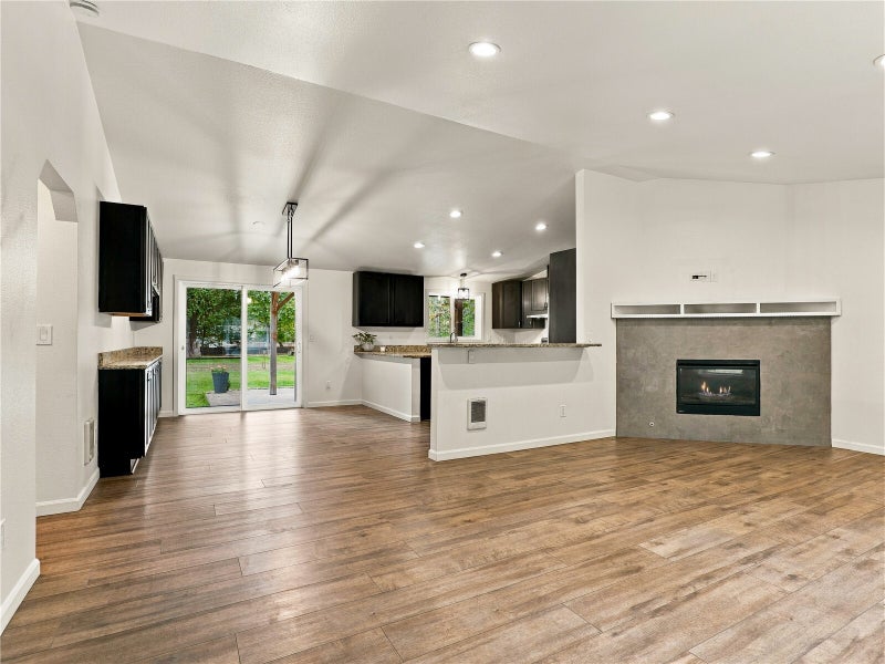 8729 Silver Fox Ct SW