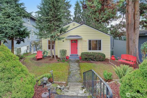 Photo of 7722 22nd Avenue NE, Seattle, WA 98115 (MLS # 2471861)
