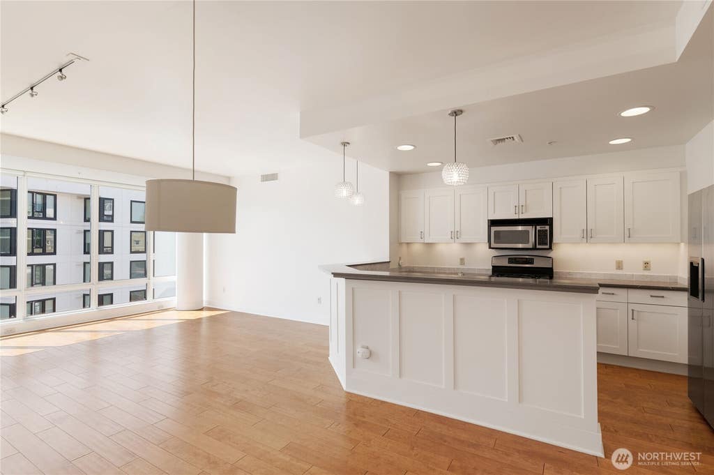 Photo of 320 Washington Avenue #404, Bremerton, WA 98337 (MLS # 2572281)