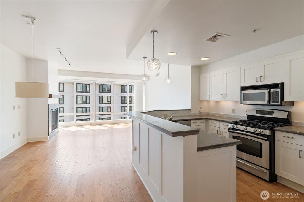 Photo of 320 Washington Avenue #404, Bremerton, WA 98337 (MLS # 2572281)