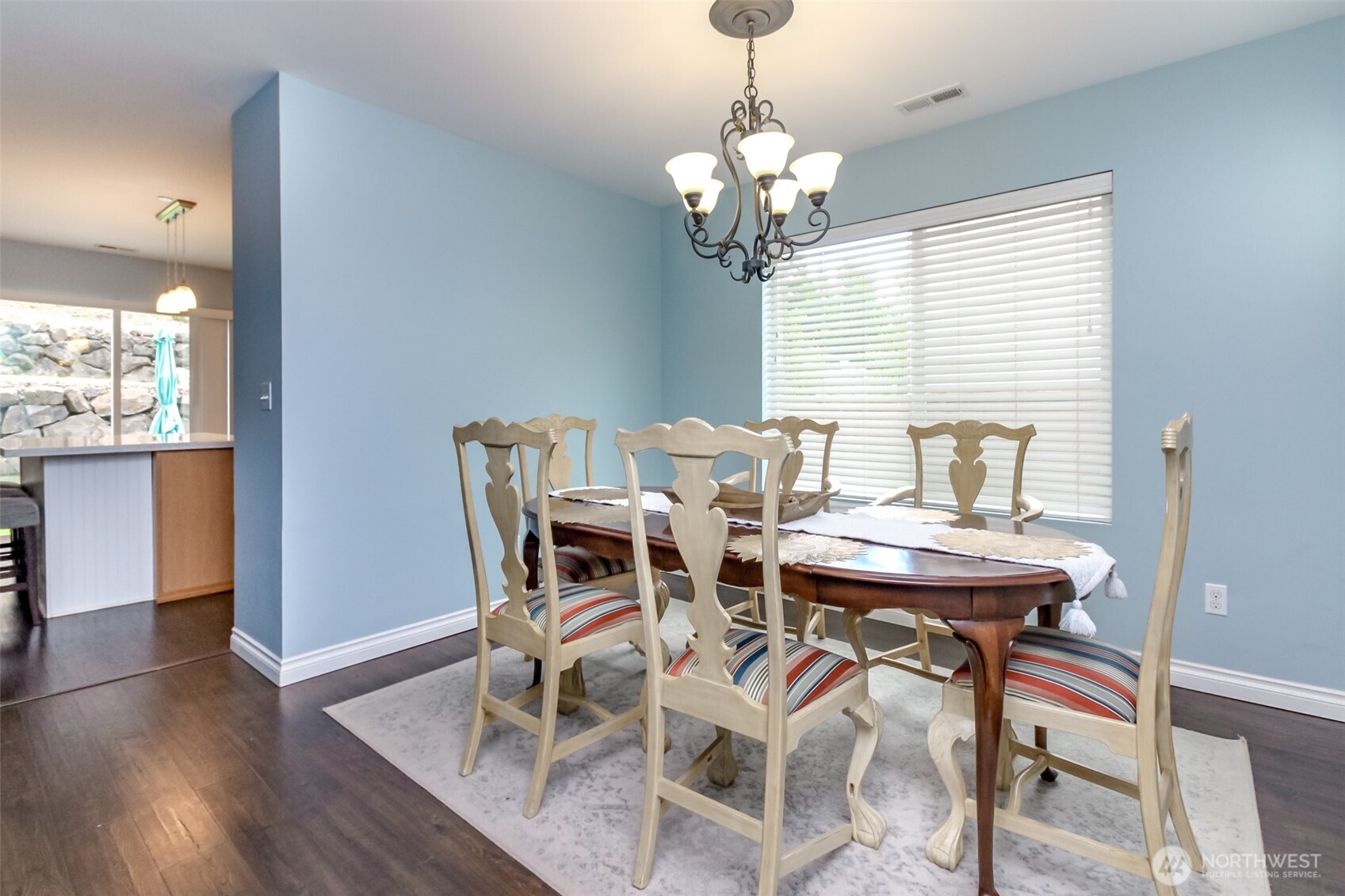 1194 Swan Loop