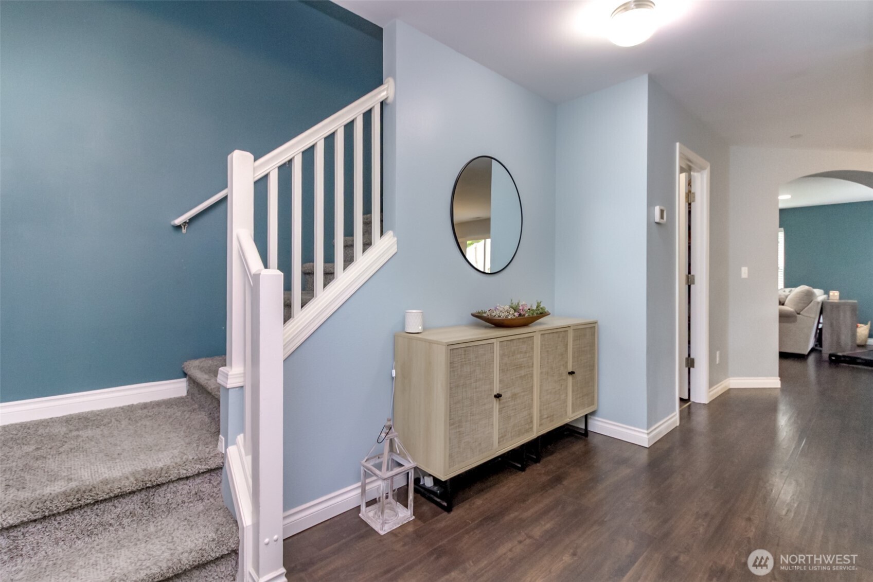 1194 Swan Loop