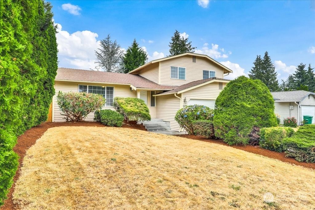 Photo of 5129 122nd Place SE, Everett, WA 98208 (MLS # 2148866)