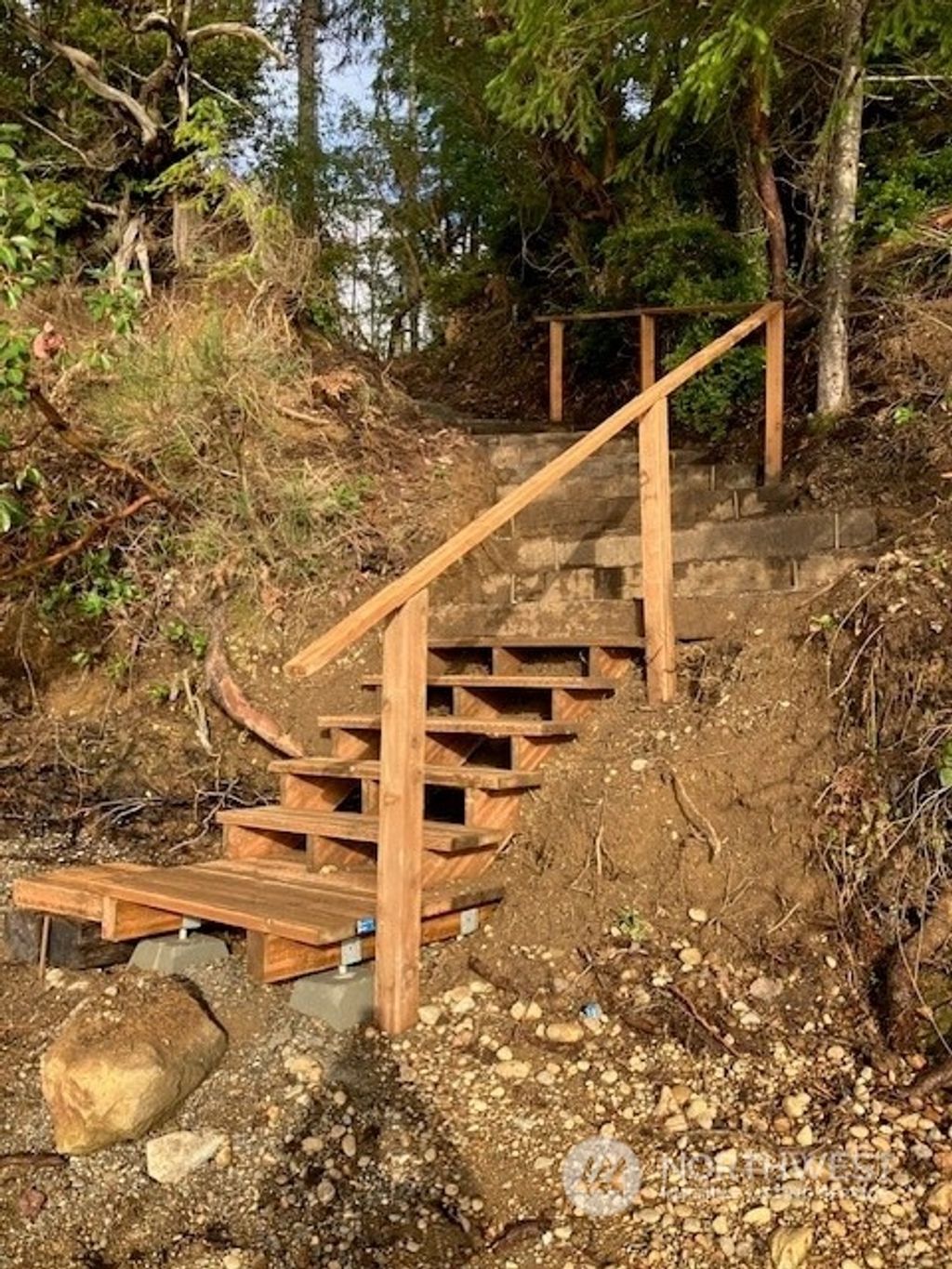 listing image 9360818967237056312