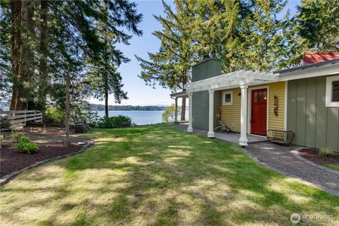 Photo of 924 W Herron Boulevard NW, Lakebay, WA 98349 (MLS # 2516614)