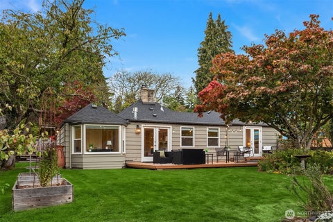 Photo of 10944 23rd Avenue NE, Seattle, WA 98125 (MLS # 2593785)
