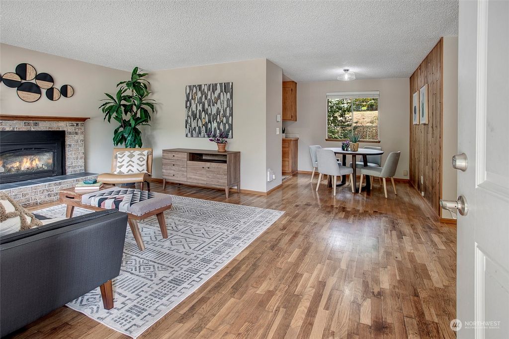 Photo of 28613 SE 225th Street, Maple Valley, WA 98038 (MLS # 2000473)