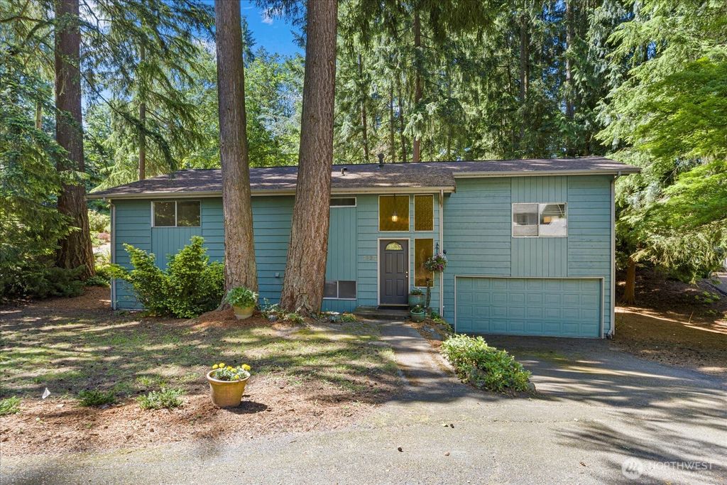 Photo of 7223 NE 160th Street, Kenmore, WA 98028 (MLS # 2387397)
