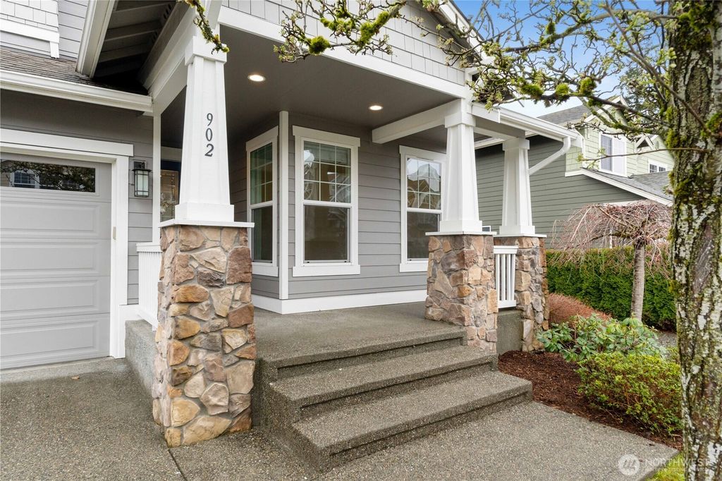 Photo of 902 Jericho Place NE, Renton, WA 98059 (MLS # 2350160)