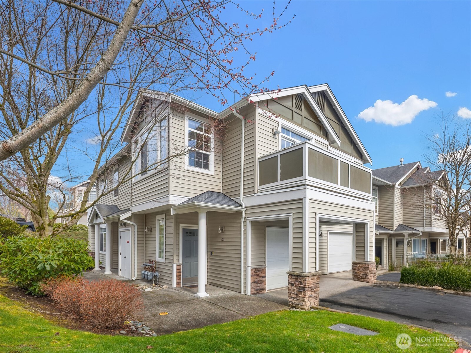1855 Trossachs Boulevard SE 1901

                                                                             Sammamish                                

                                    , WA - $674,600