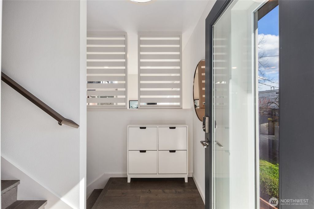 Photo of 926 N 35th Street, Seattle, WA 98103 (MLS # 2512779)