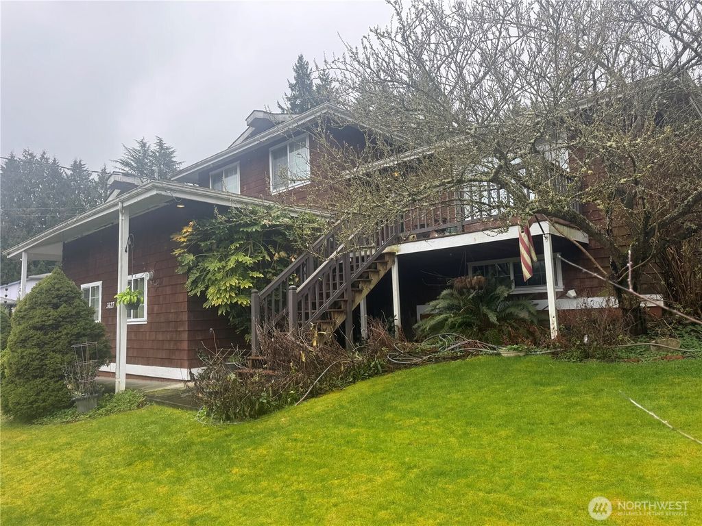 Photo of 3627 S 262nd St, Kent, WA 98032 (MLS # 2487949)