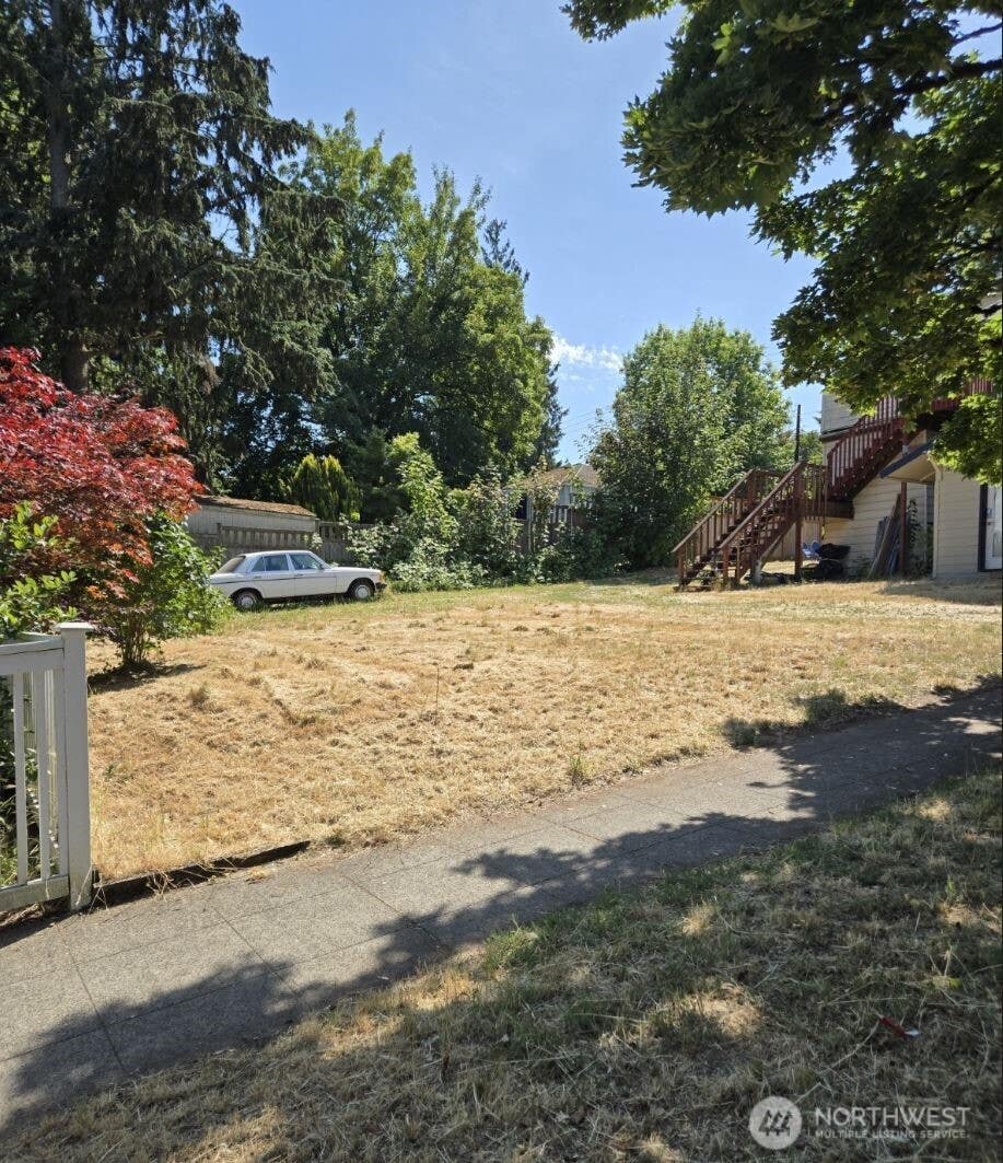 Photo of 830 832 19th Avenue, Seattle, WA 98122 (MLS # 2546155)