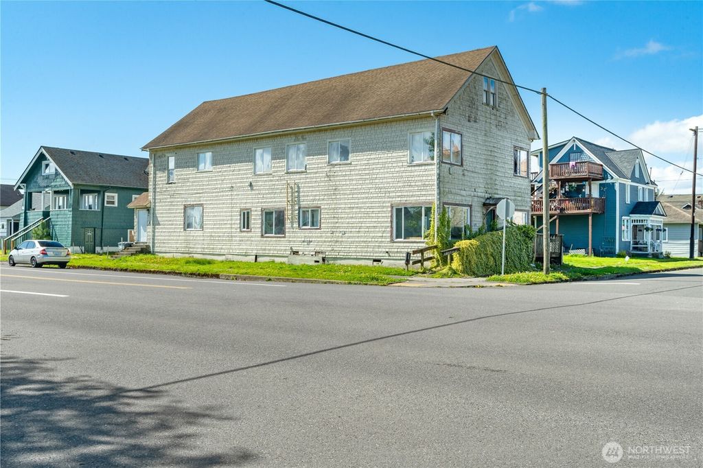 Photo of 906 W Market Street, Aberdeen, WA 98520 (MLS # 2509436)