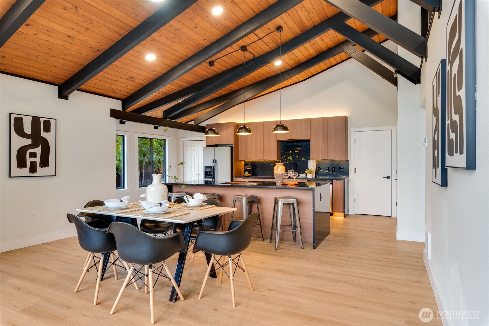 5609 Henslin Drive SE