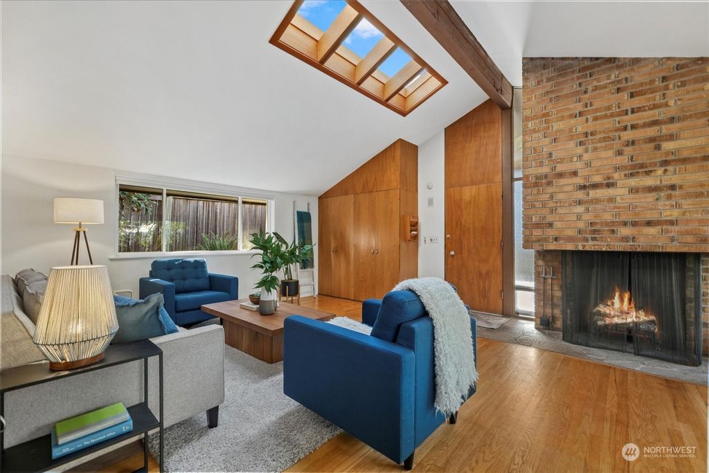 Photo of 5716 NE 60th Street, Seattle, WA 98115 (MLS # 2324233)