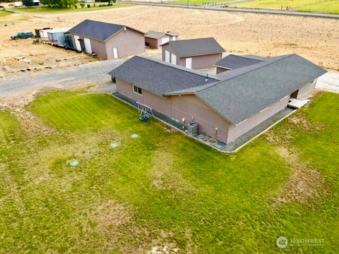 Photo of 10946 NE 5.2 Road, Moses Lake, WA 98837 (MLS # 2548391)