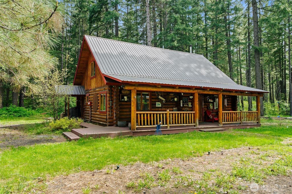 Photo of 40 Lake Cle Elum Dam Road, Ronald, WA 98940 (MLS # 2557400)