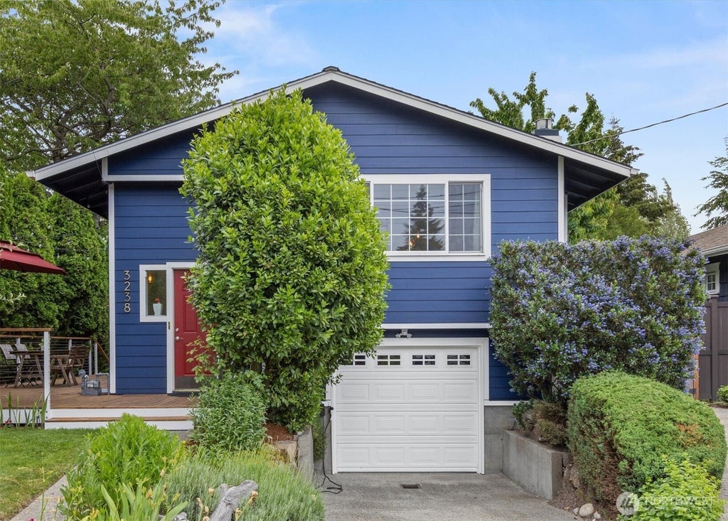 Photo of 3238 Walnut Avenue SW, Seattle, WA 98116 (MLS # 2537408)