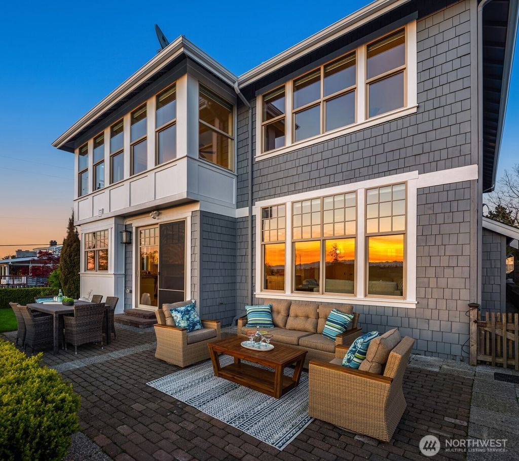 Photo of 3255 11th Avenue W, Seattle, WA 98119 (MLS # 2360327)