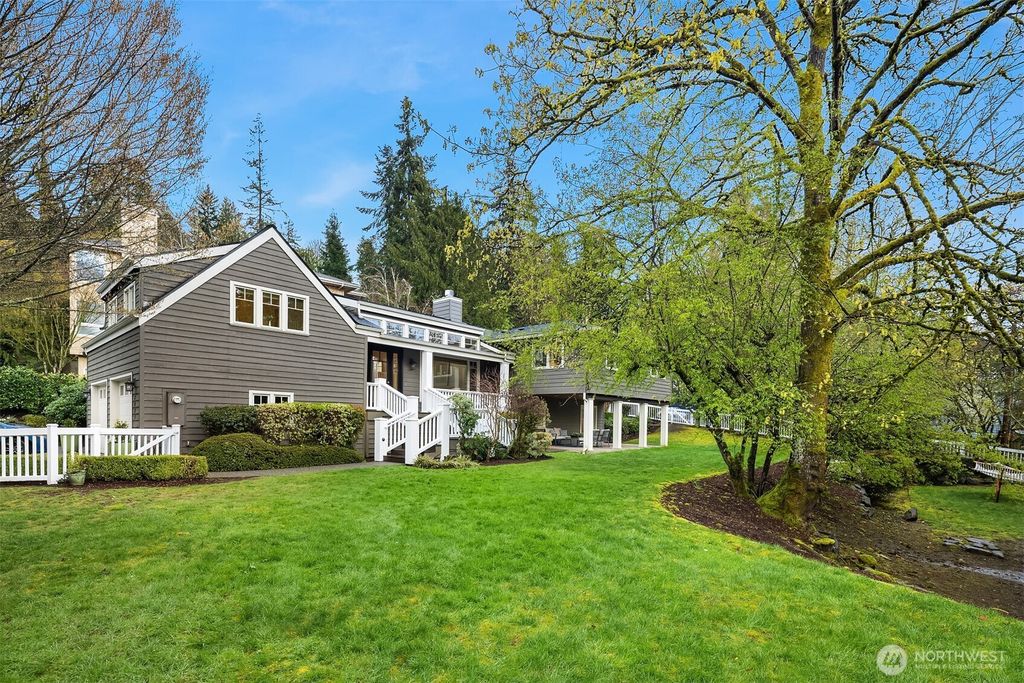 Photo of 8021 SE 57th Street, Mercer Island, WA 98040 (MLS # 2502247)