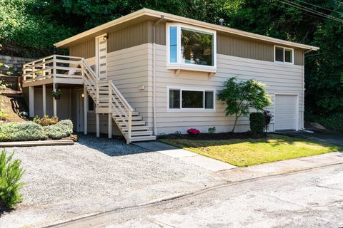 5625 SW Teig Place Seattle WA 98116