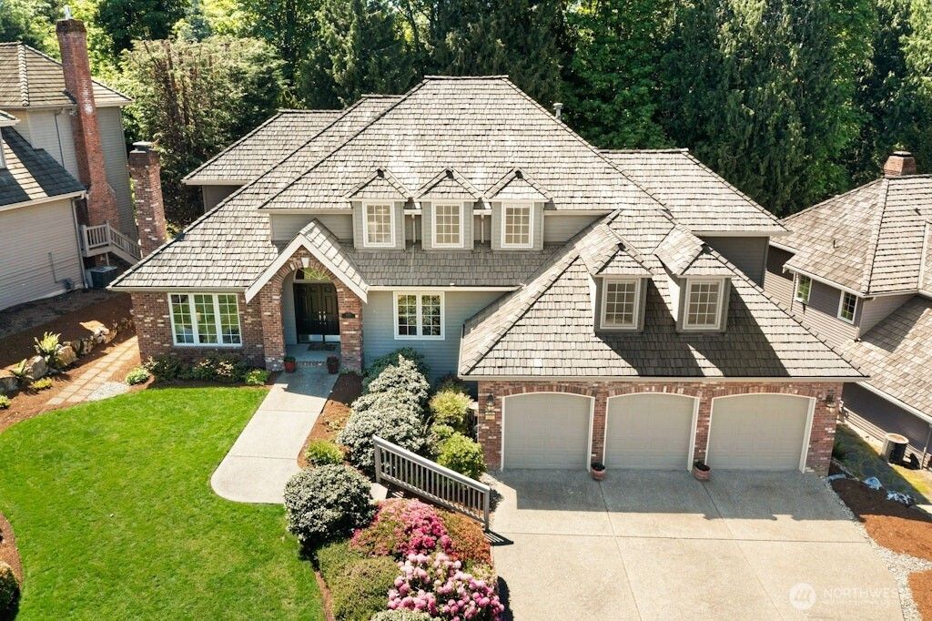 Photo of 4649 225th Avenue SE, Sammamish, WA 98075 (MLS # 2522100)
