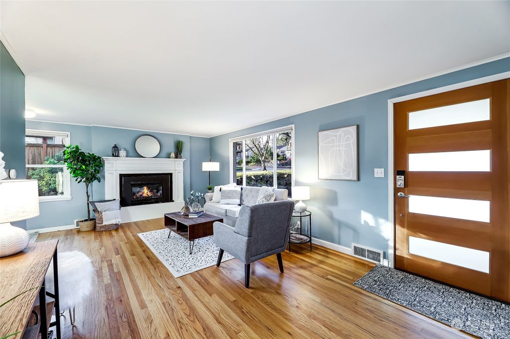 Photo of 3854 48th Avenue SW, Seattle, WA 98116 (MLS # 2025337)