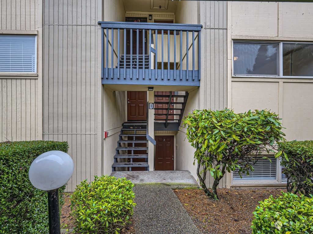 Photo of 31003 14 Avenue S #D4, Federal Way, WA 98003 (MLS # 2190089)