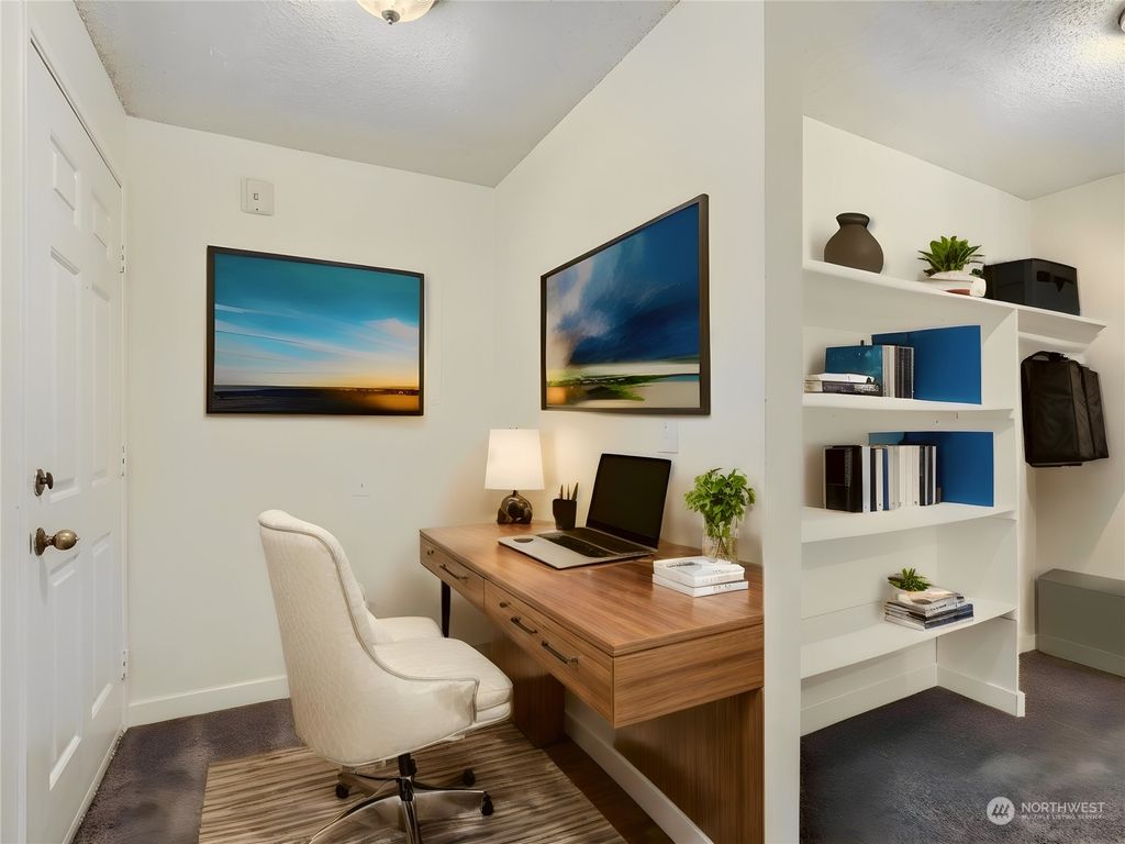 Photo of 31003 14 Avenue S #D4, Federal Way, WA 98003 (MLS # 2190089)