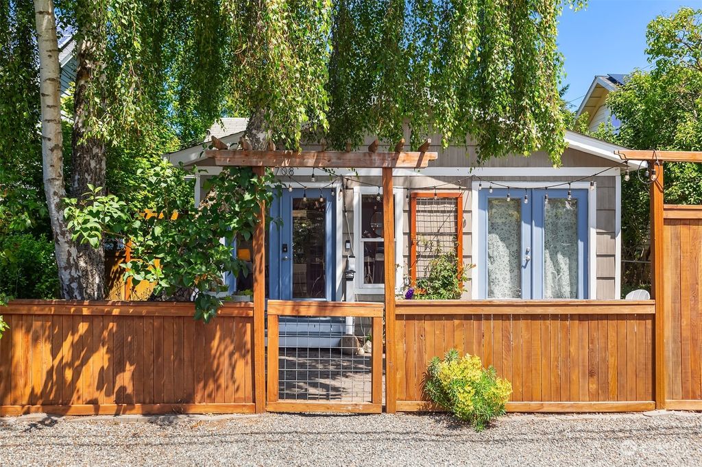 Photo of 3708 SW 99th Street, Seattle, WA 98126 (MLS # 2251746)