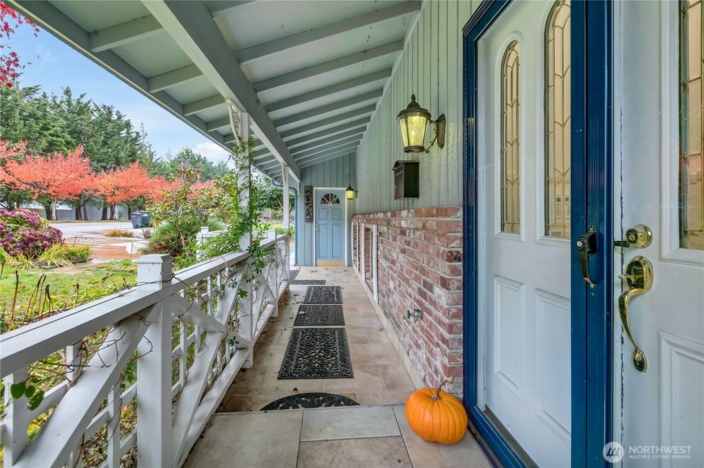 Photo of 19227 8th Avenue S, Des Moines, WA 98148 (MLS # 2452274)