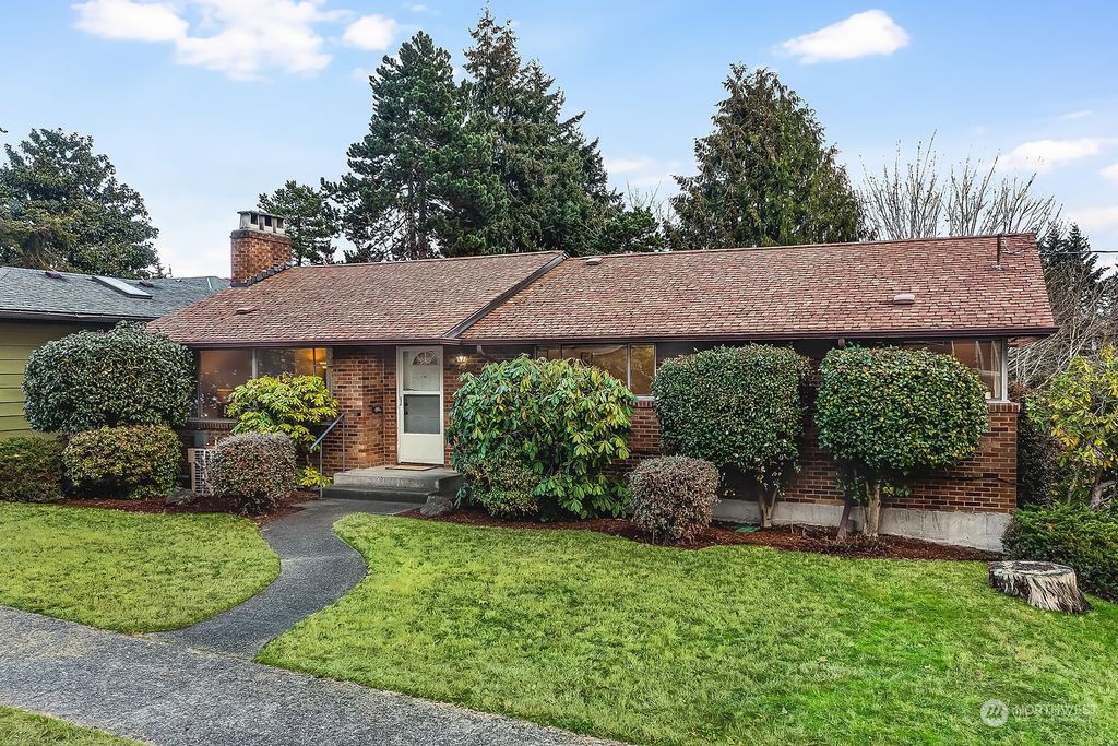 Photo of 6302 54th Avenue NE, Seattle, WA 98115 (MLS # 2022467)